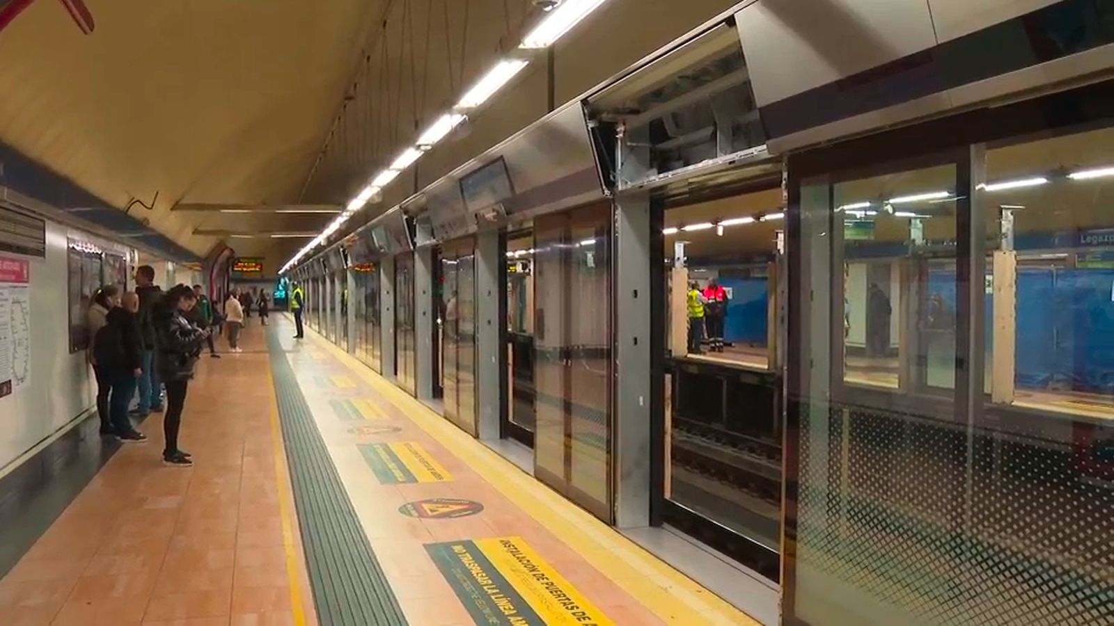 Puertas automáticas de la línea 6 de Metro de Madrid