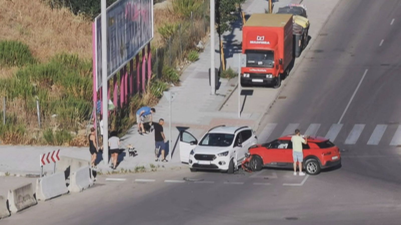 El Cañaveral, el barrio de Madrid que sufre accidentes a diario por las obras y la mala señalización