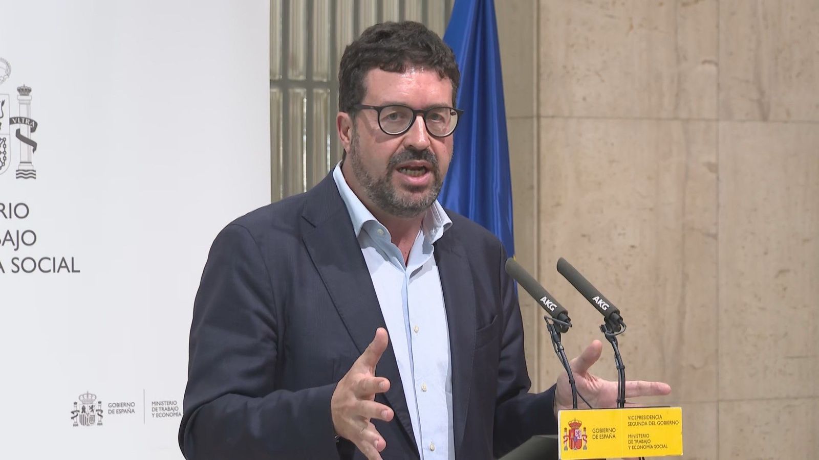 Trabajo ofrece una reducción de jornada más flexible para sumar a la patronal al acuerdo