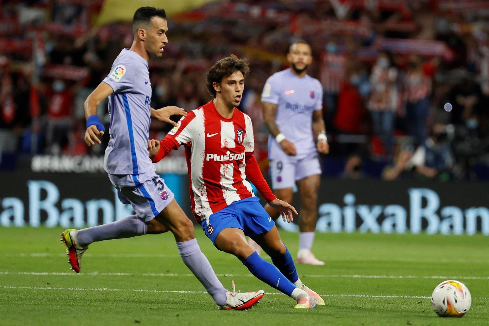 Joao Félix ante el Barcelona