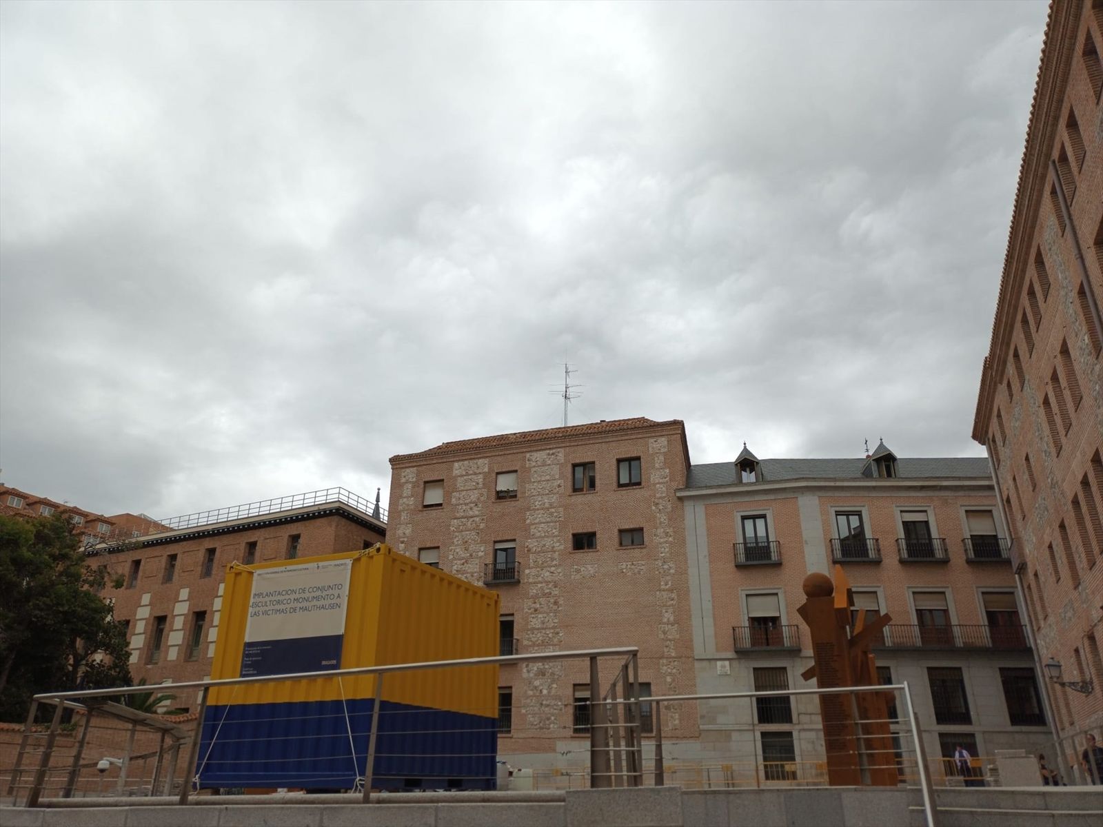 Plaza trasera de la Casa de la Villa