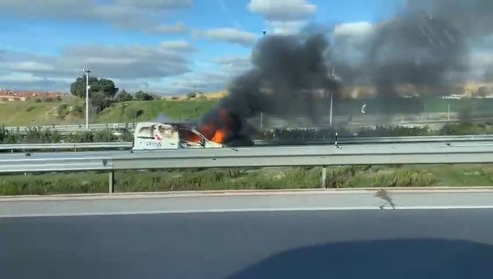 Coche ardiendo