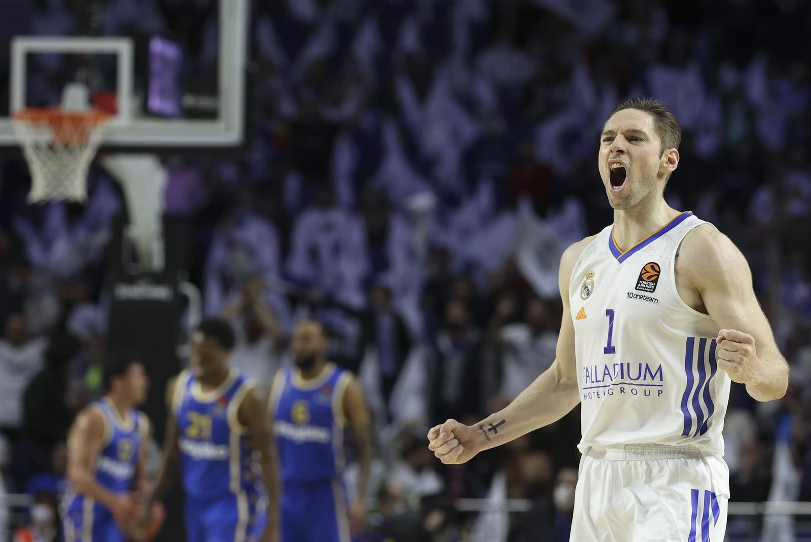 Causeur ante el Maccabi