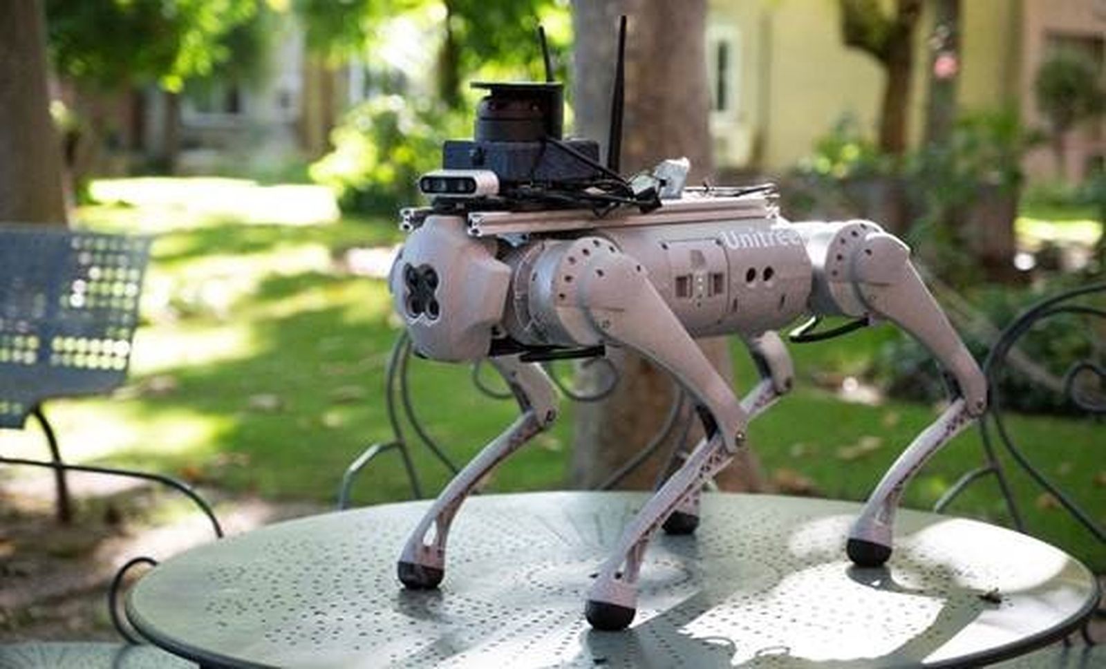 El perro robótico Tefi, creado por investigadores del CSIC