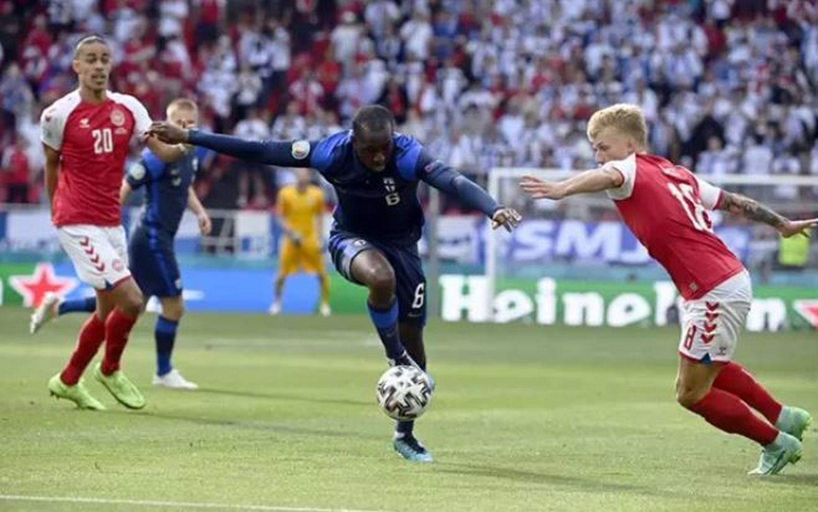 Suspendido el Dinamarca-Finlandia por desvanecimiento de Eriksen