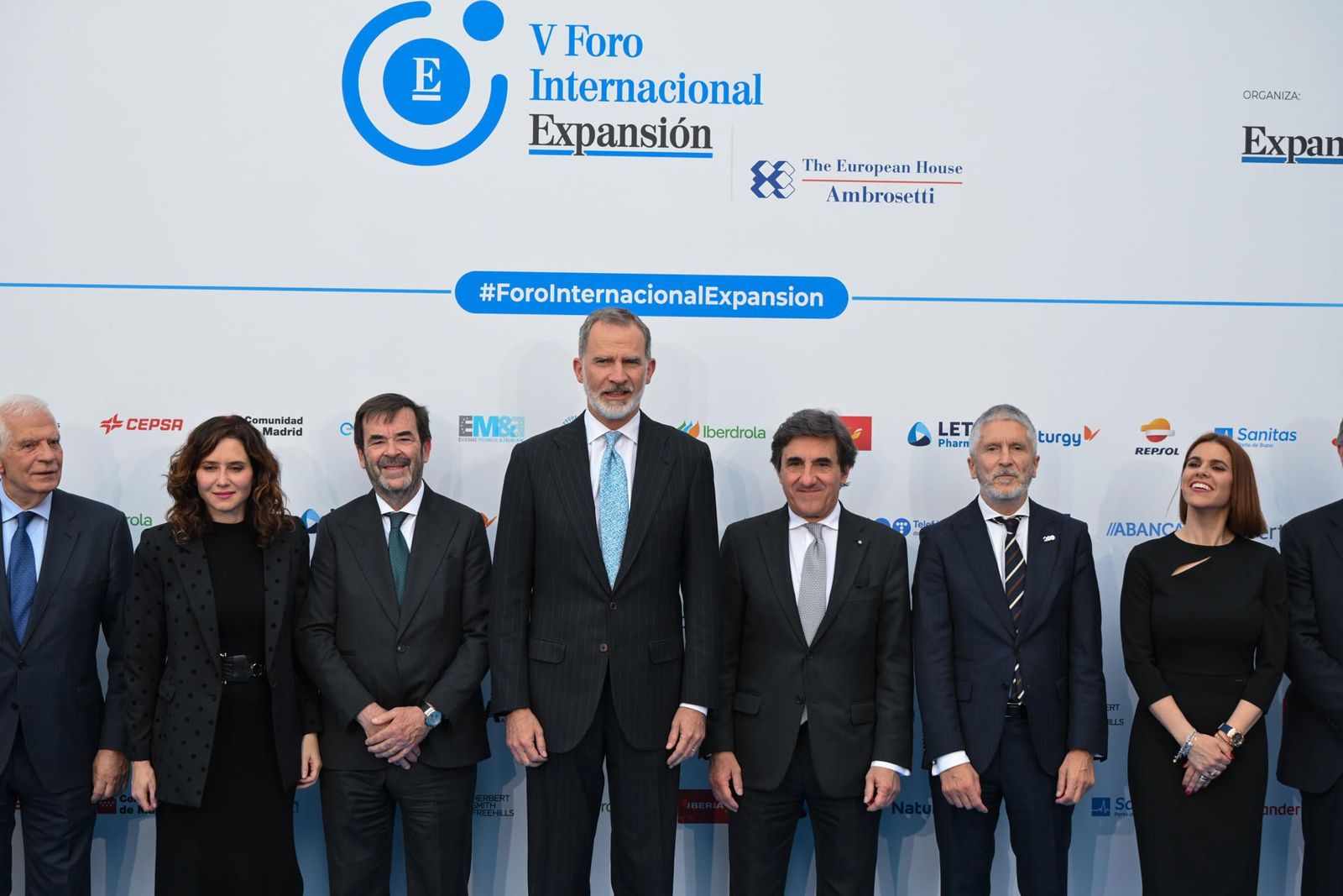 El Rey anima vislumbrar las oportunidades en el actual escenario global de incertidumbre