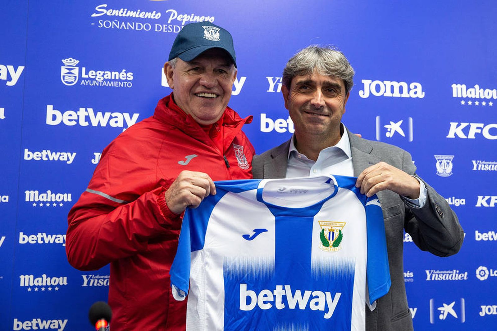 Javier Aguirre y Txema Indias