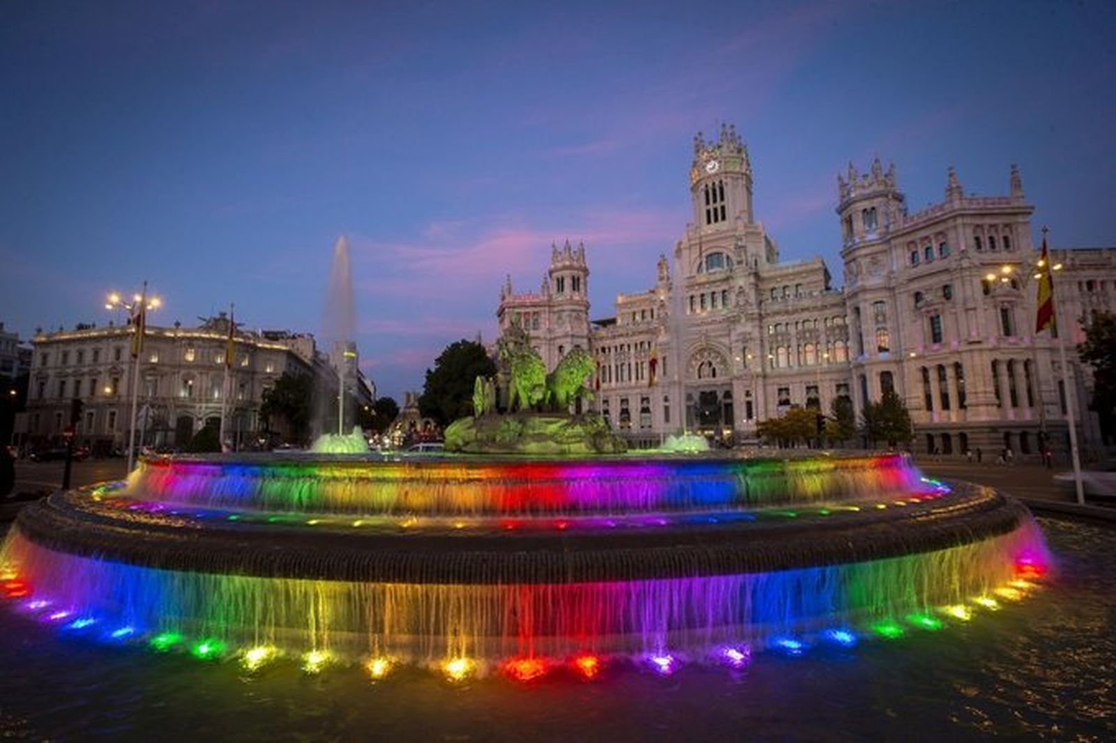 Fuente de Cibeles en el Orgullo LGTBI