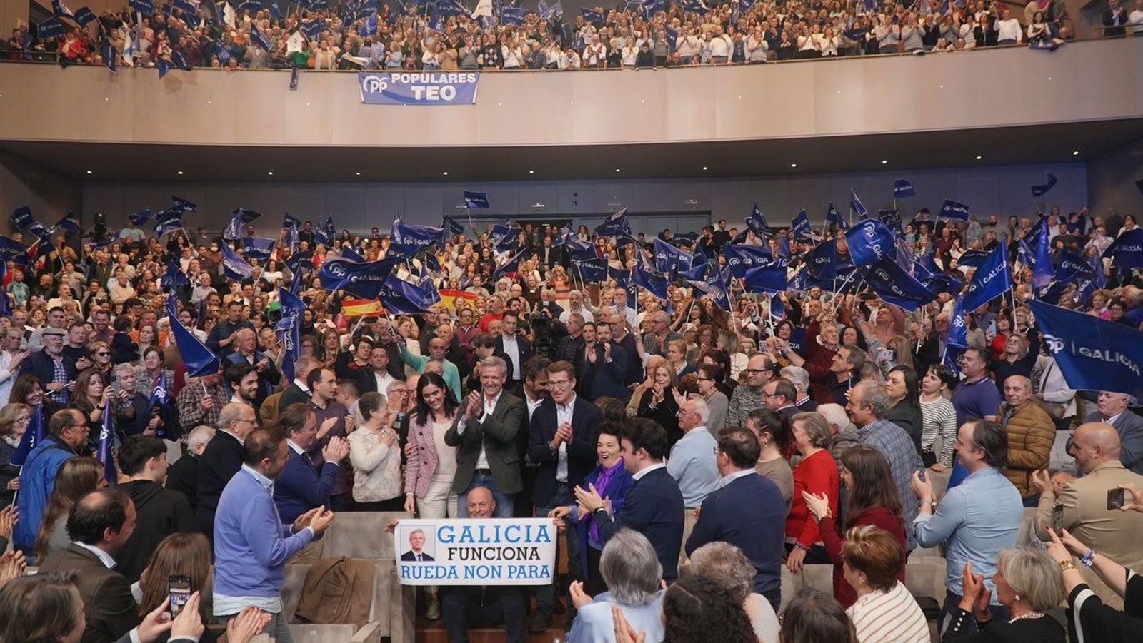 La campaña en Galicia termina con apelaciones al voto útil con la mayoría absoluta del PP en juego