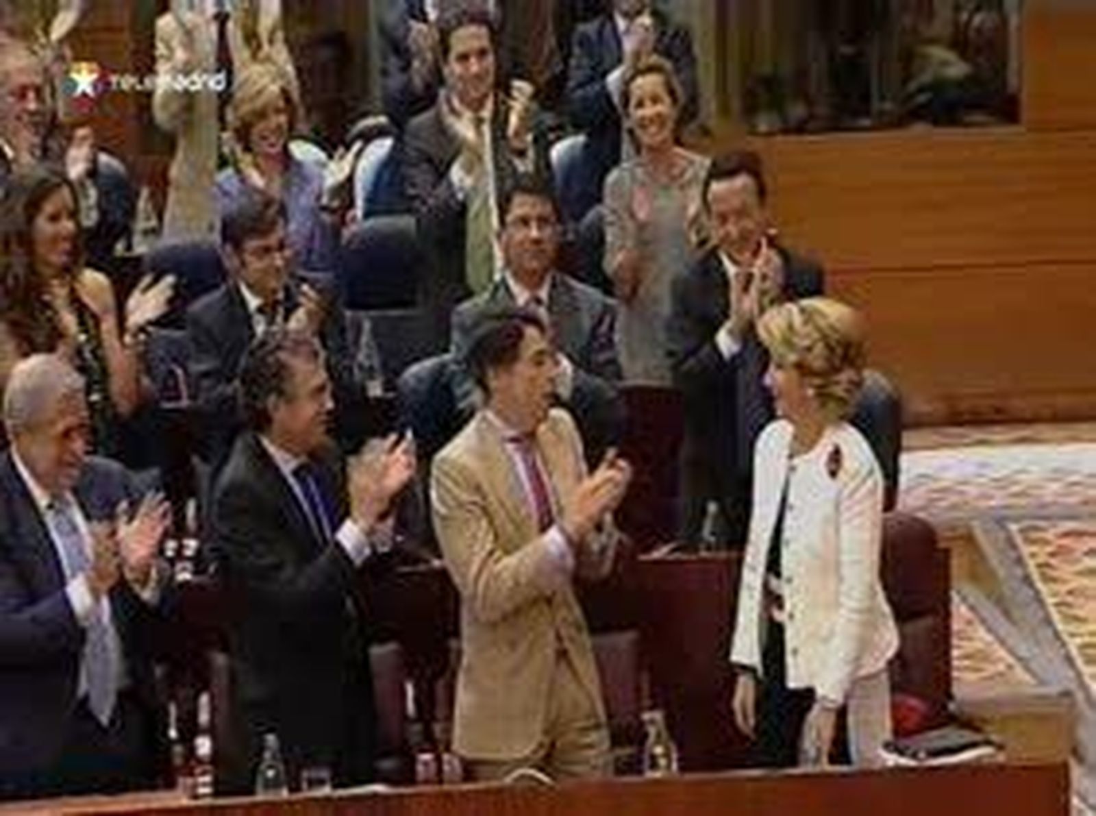 Esperanza Aguirre investida presidenta de la Comunidad de Madrid por la Asamblea