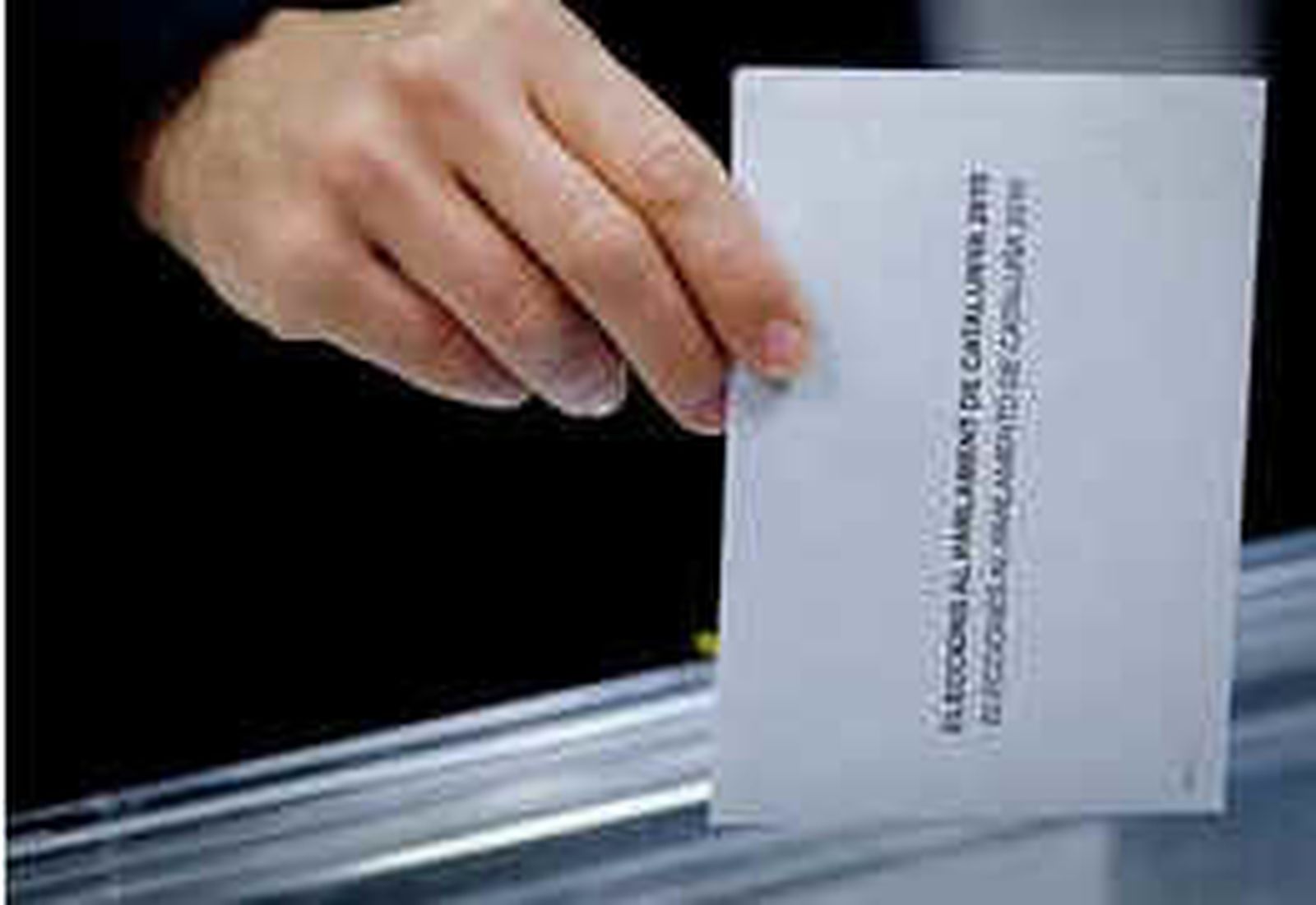 Votando en eleccion