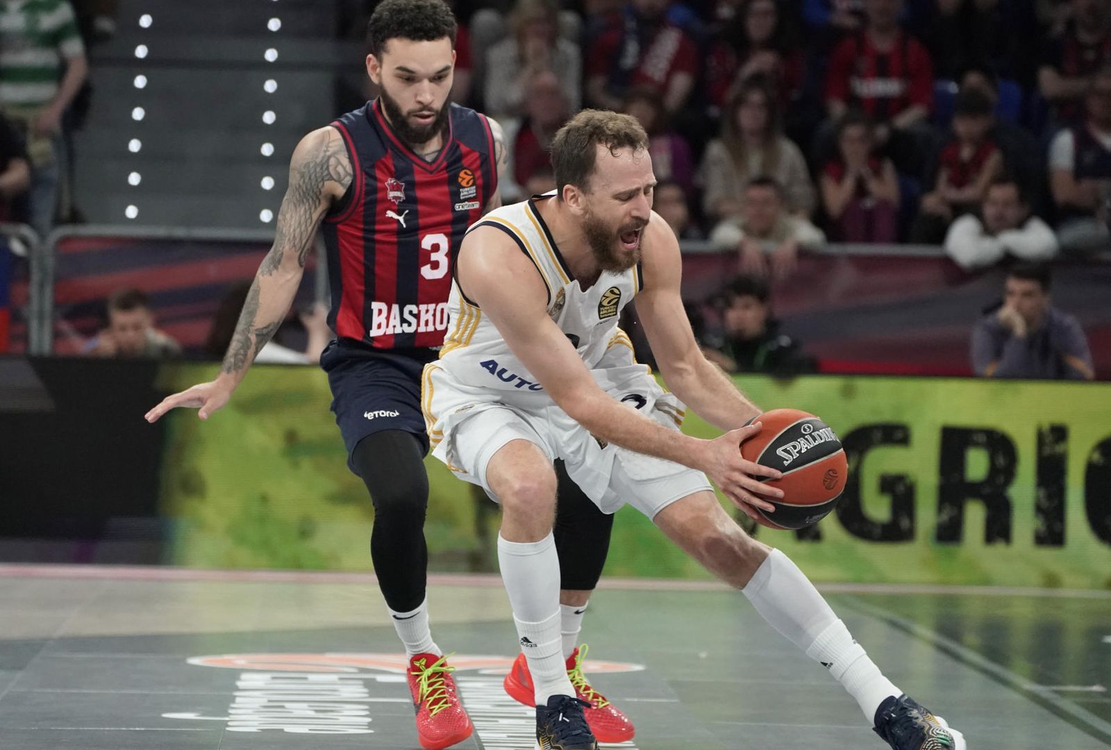 Sergio Rodríguez ante ell Baskonia