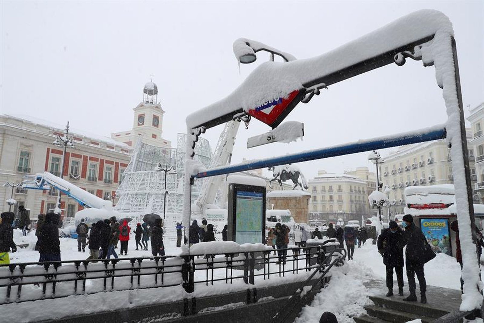 La Puerta del Sol, cubierta por la nieve