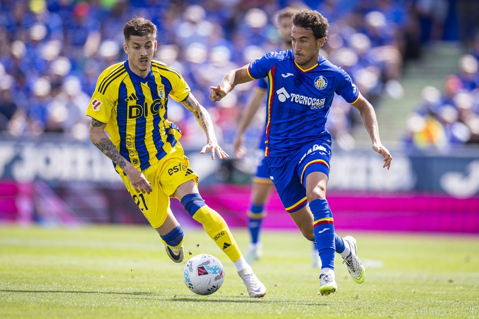 Luis Milla ante el Oviedo