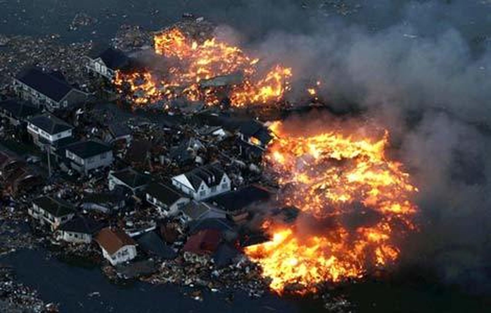 carru-tsunami-japon.jpg