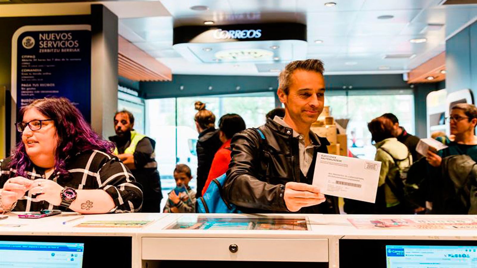 La Junta Electoral amplia el plazo para votar por correo hasta las 14 horas del viernes