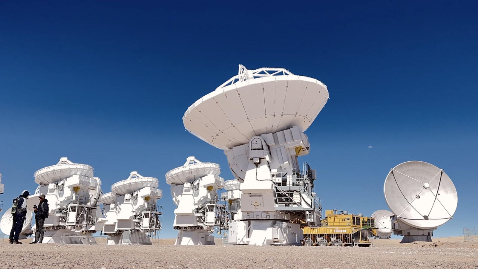 Complejo de radiotelescopios ALMA en el desierto de Atacama, Chile
