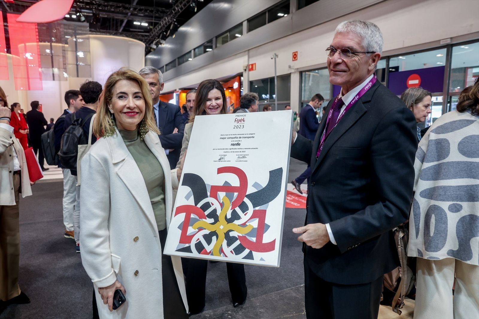 La ministra de Transportes, Movilidad y Agenda Urbana, Raquel Sánchez, y el presidente de RENFE, Isaías Táboas