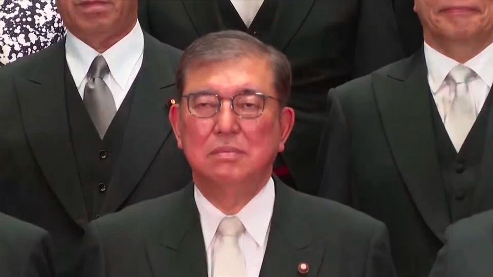 Dimite el primer ministro de Japón “para proteger a su partido”