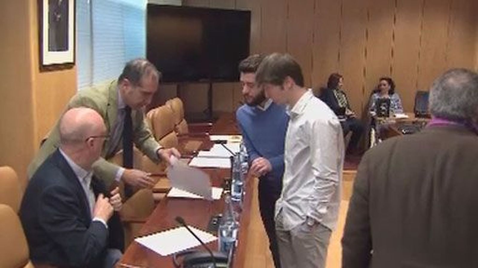 La comisión de investigación de la Asamblea se cierra sin acuerdo y con cruce de reproches entre los partidos