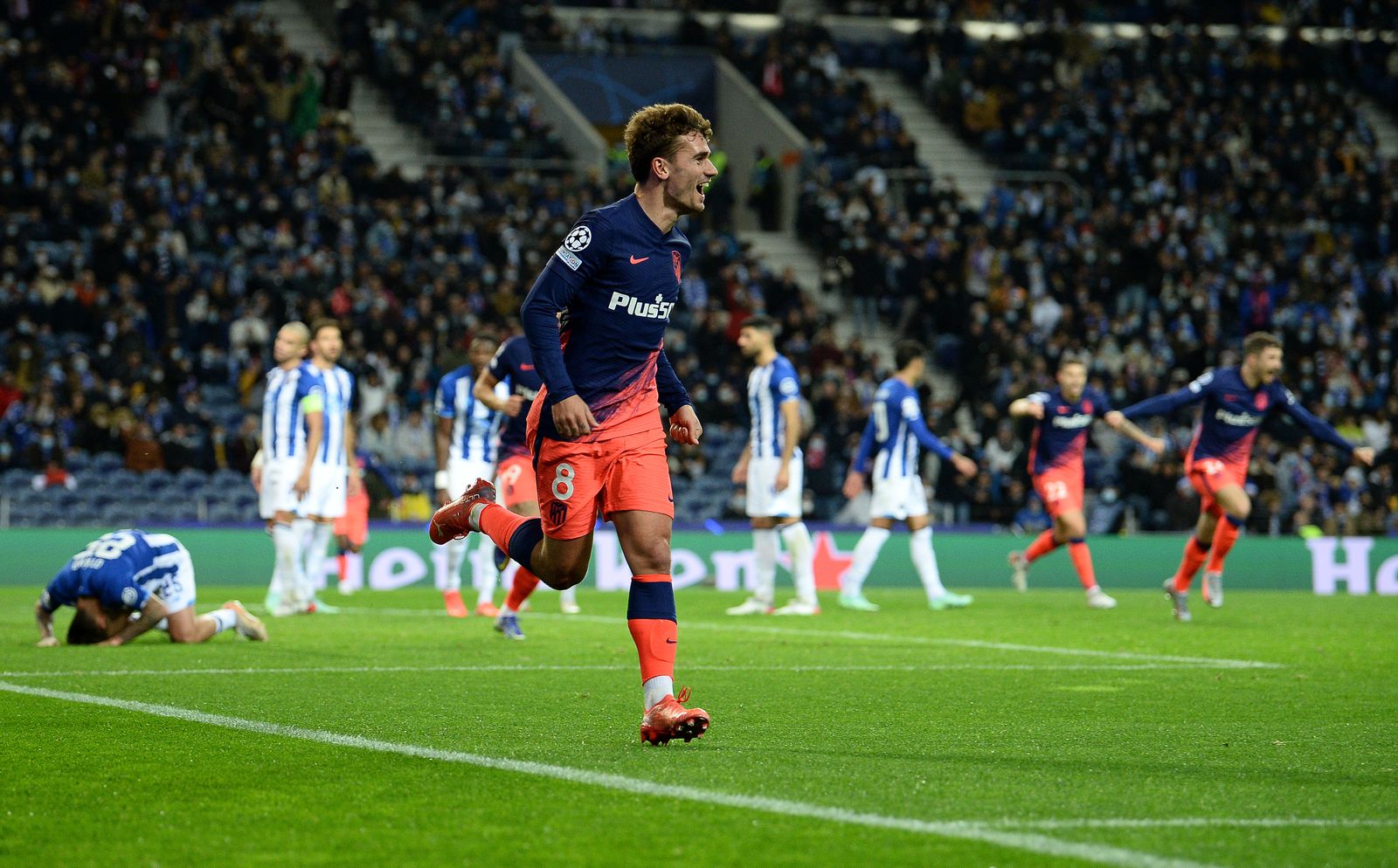 Griezmann ante el Oporto