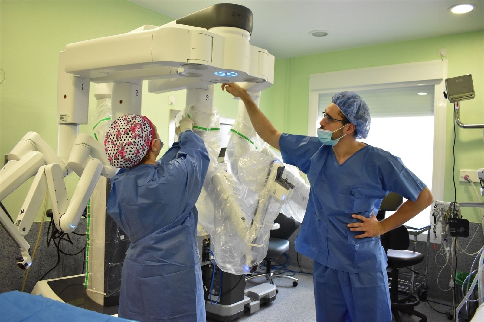 Preparación del robot por enfermería para la intervención de cirugía torácica con el robot Da Vinci