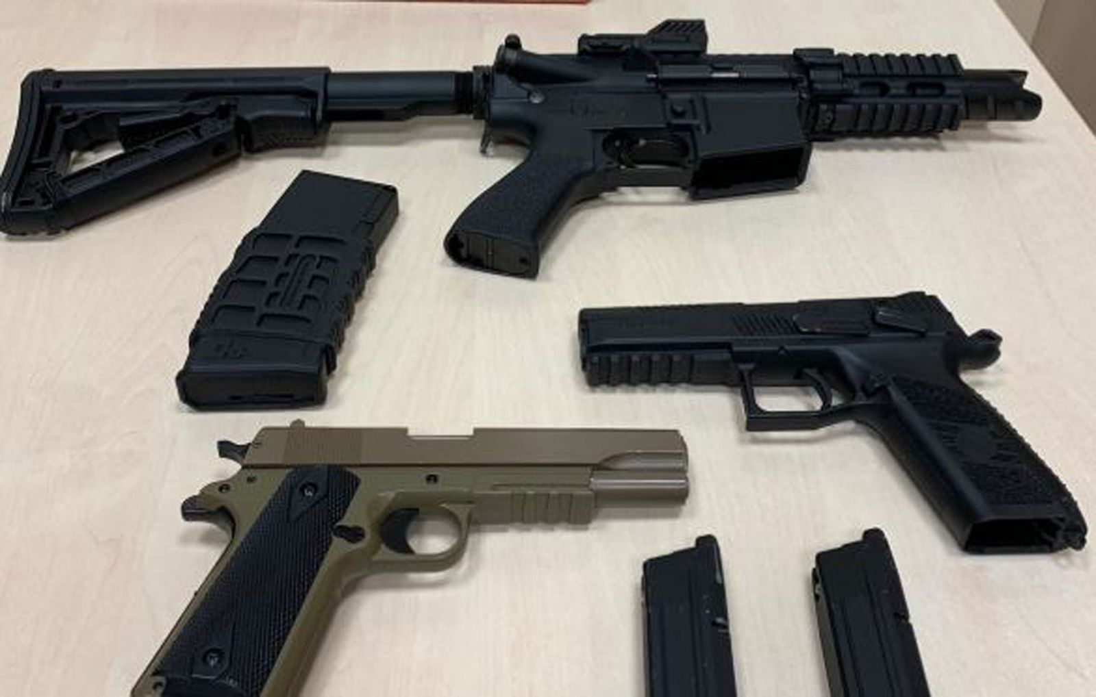 La Policía de Alcorcón incauta varias armas 'airsoft'