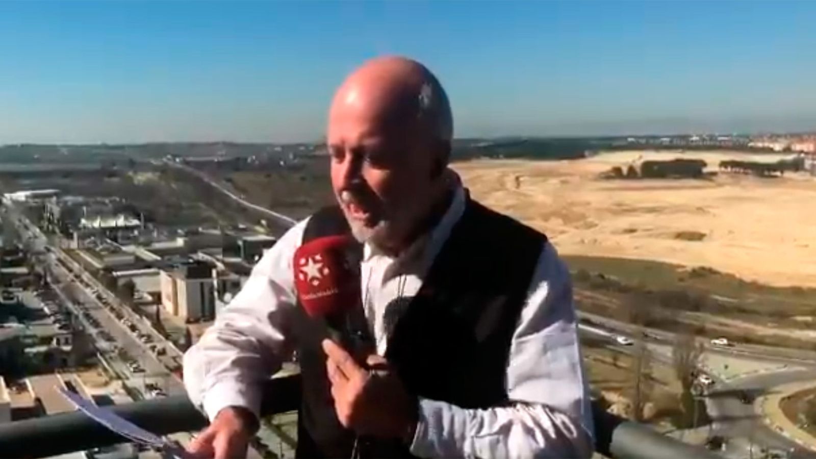 Las noticias de las Dos de la Onda arrancan desde el punto más alto de Telemadrid