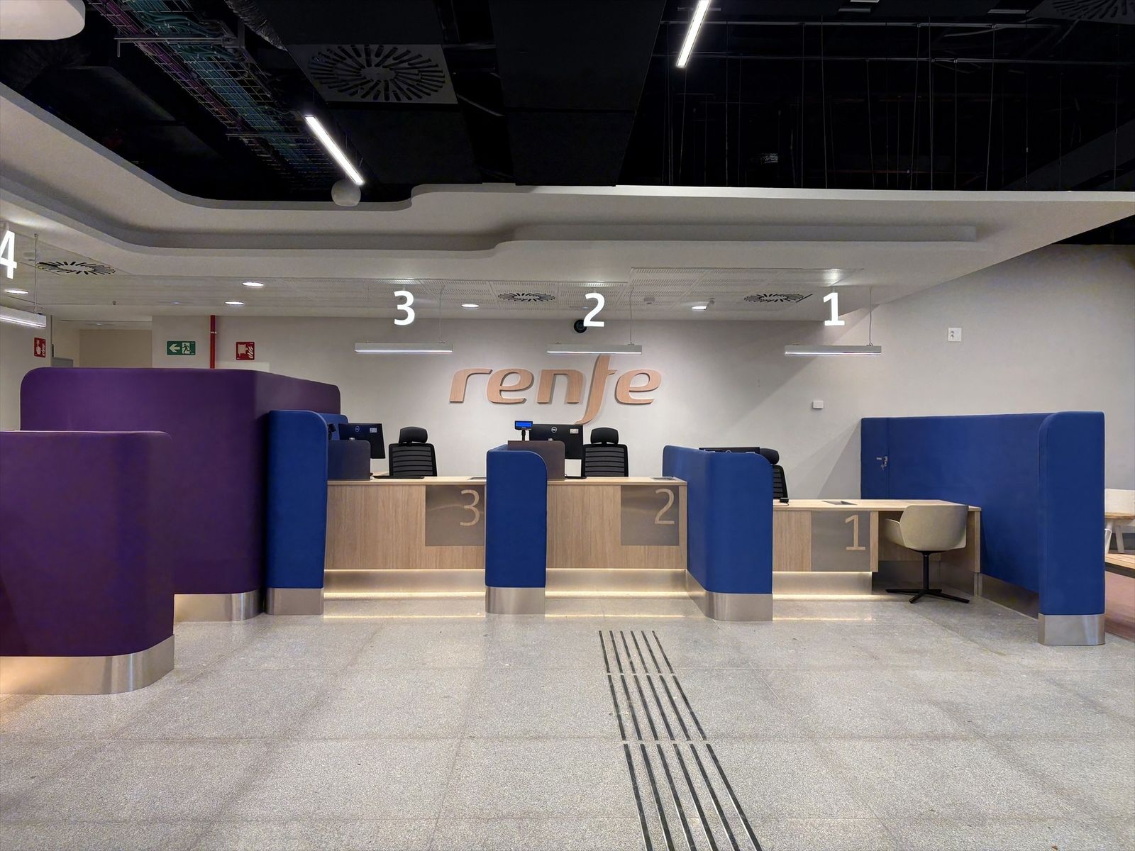 Renfe inaugura en Chamartín un innovador Espacio de Atención al Cliente con tecnología en tiempo real