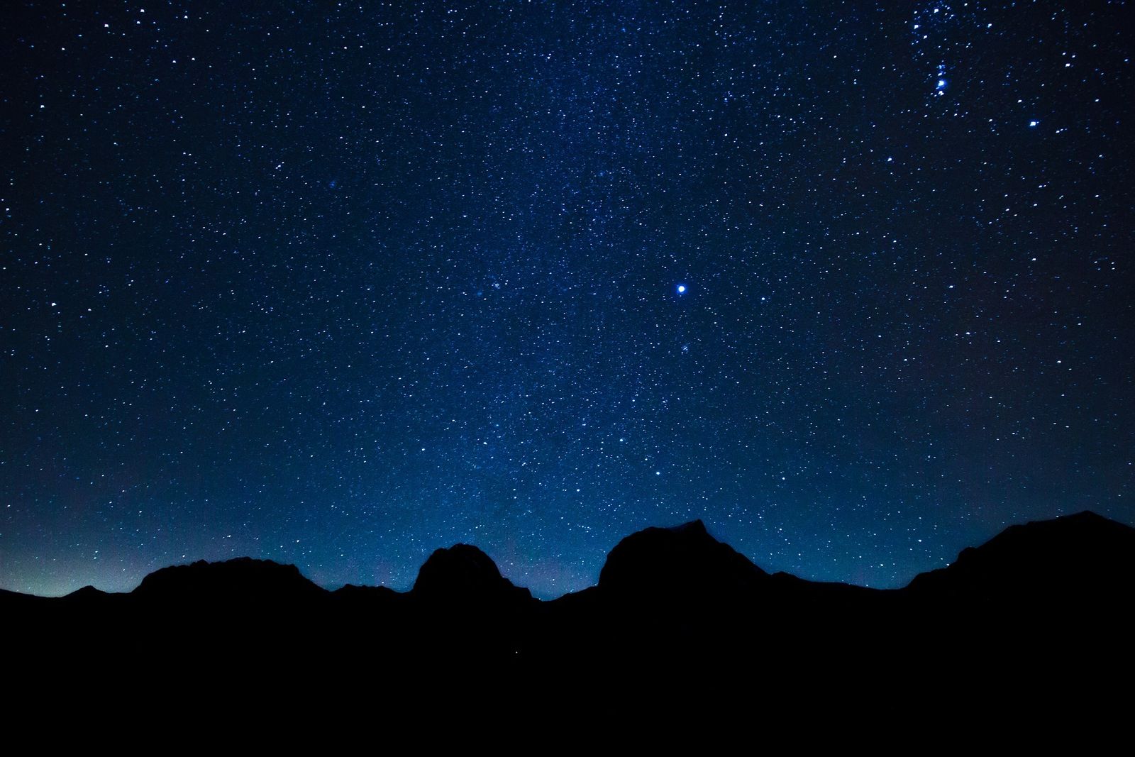 Al suroeste de Alcalá de Henares, entre los cerros de Alcalá y la comarca de La Alcarria, se encuentra el Cerro del Viso, otro punto interesante para intentar cazar perseidas.