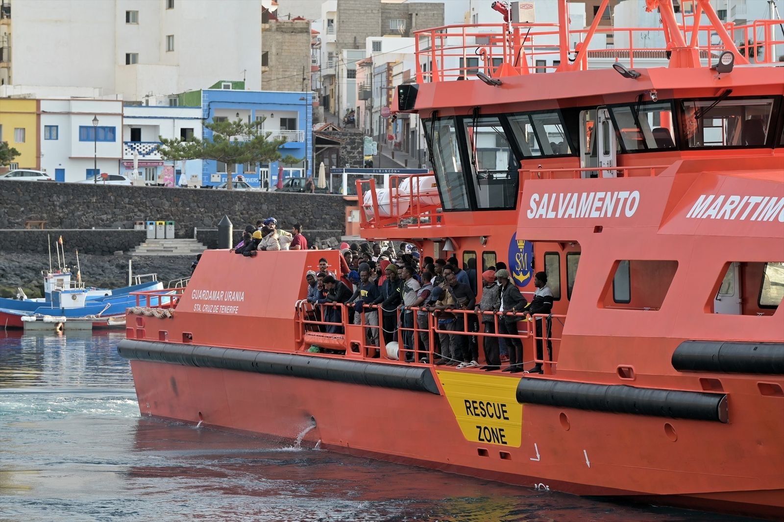 Jueves frenético para Salvamento en Canarias: 677 rescatados, un muerto y 12 desaparecidos