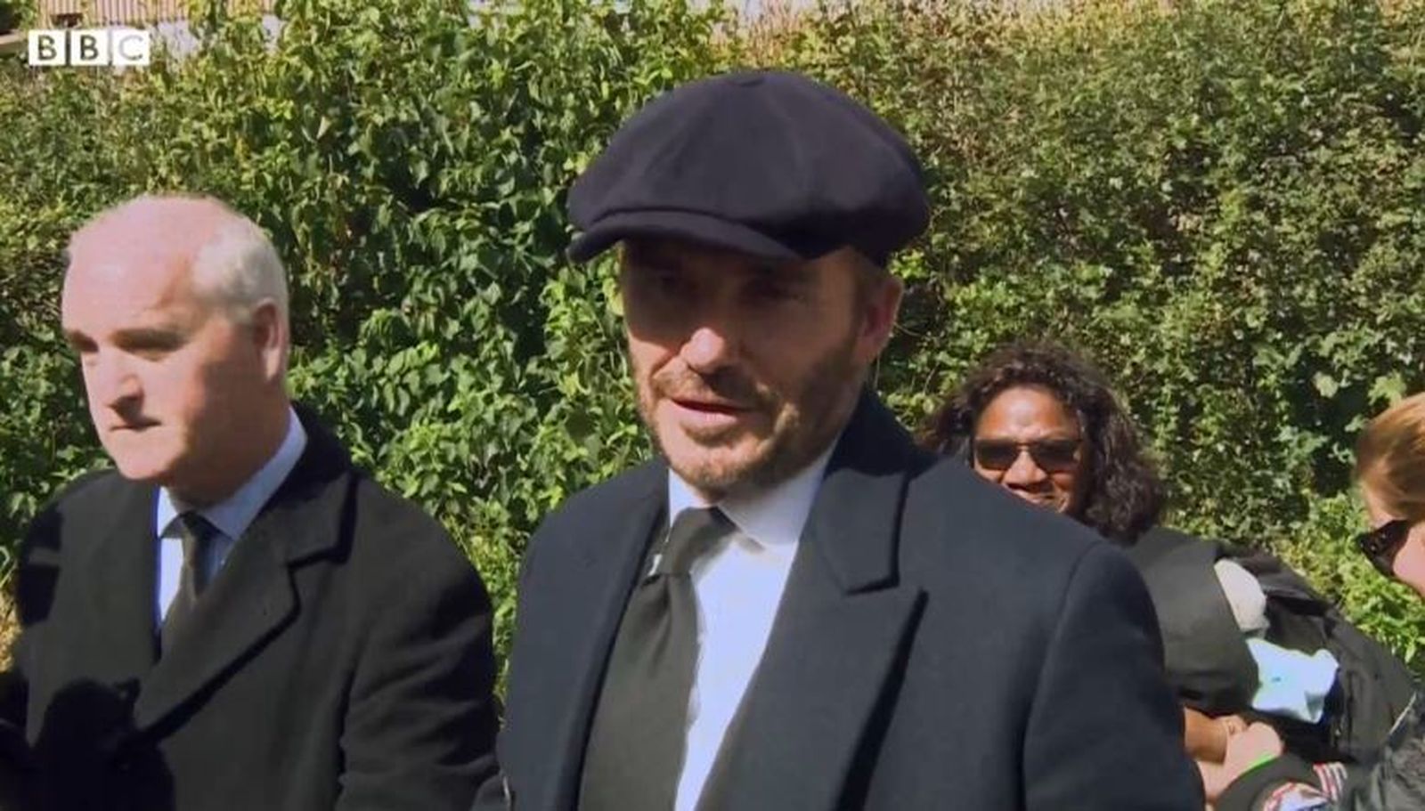 David Beckham, uno más en la cola para rendir homenaje a Isabel II