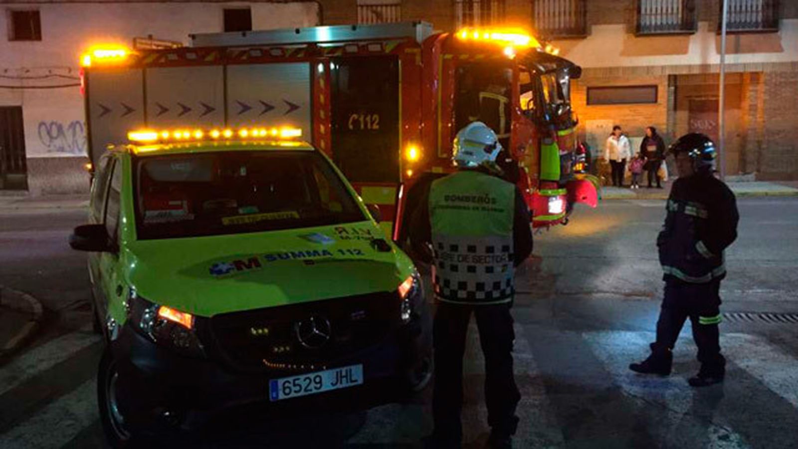 Tres adultos y seis menores, intoxicados leves en un incendio en Humanes