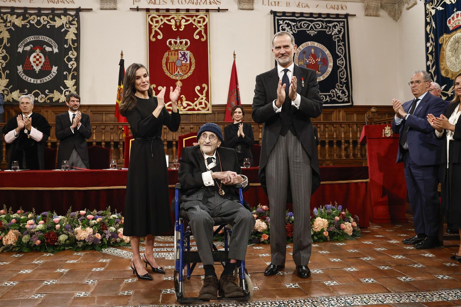 Los reyes entregan el Premio Cervantes al escritor Álvaro Pombo