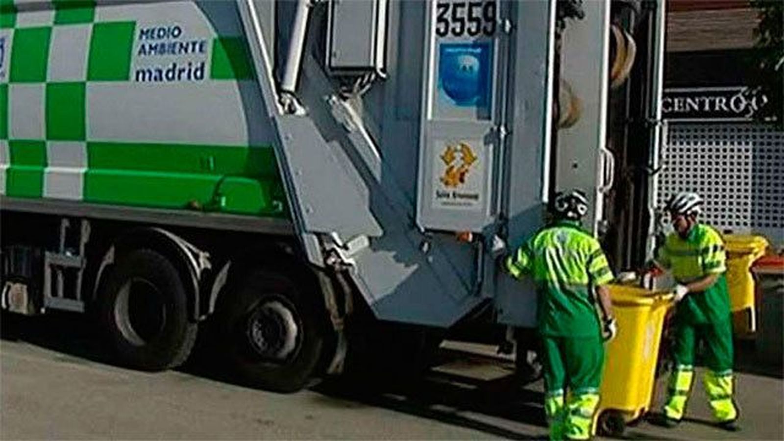 FCC, Valoriza y Urbaser ganan los contratos de recogida de basuras de Madrid