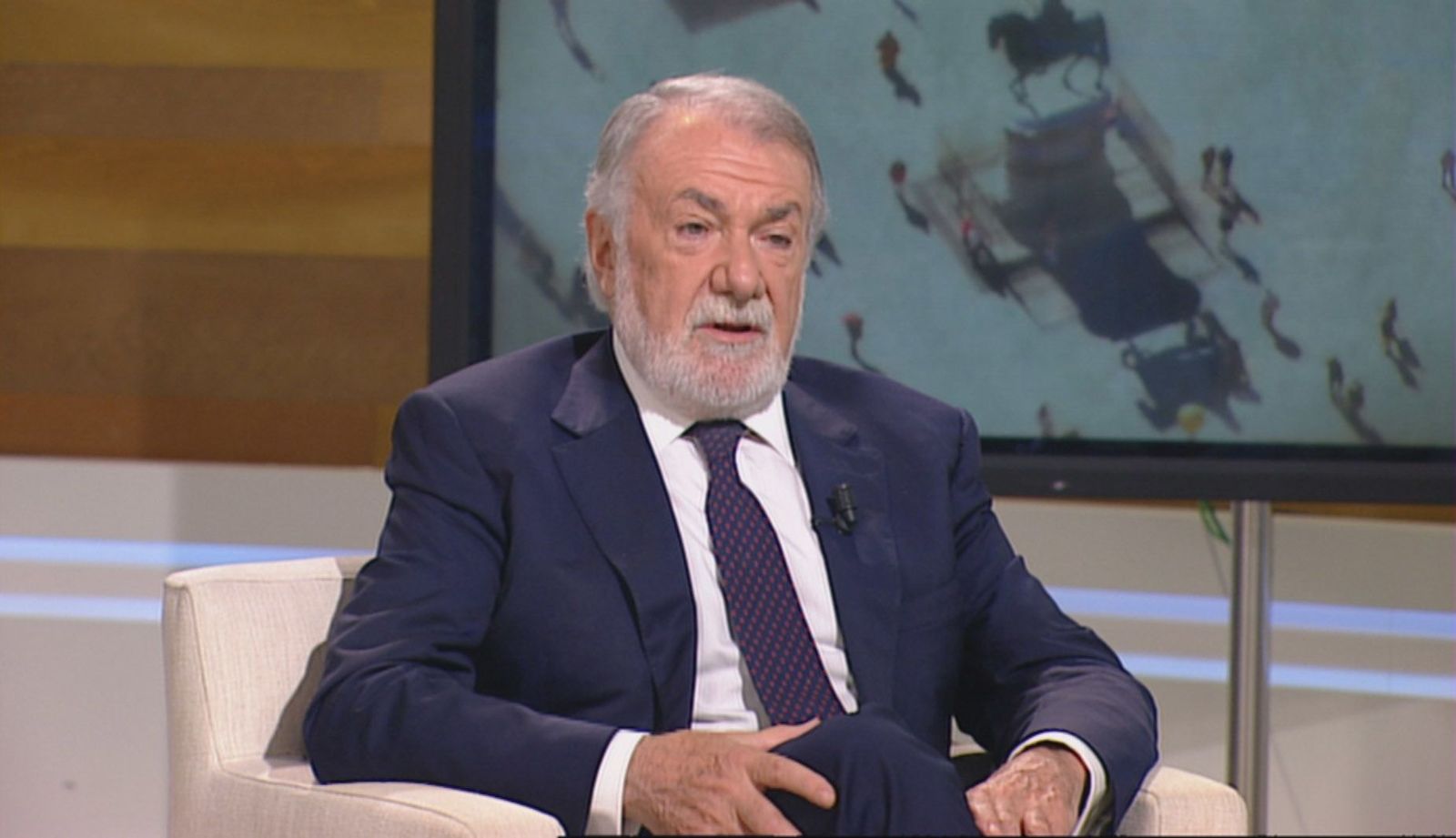 Mayor Oreja: "Hay que realzar la figura del Rey porque España tiene un gobierno de ruptura de la nación"
