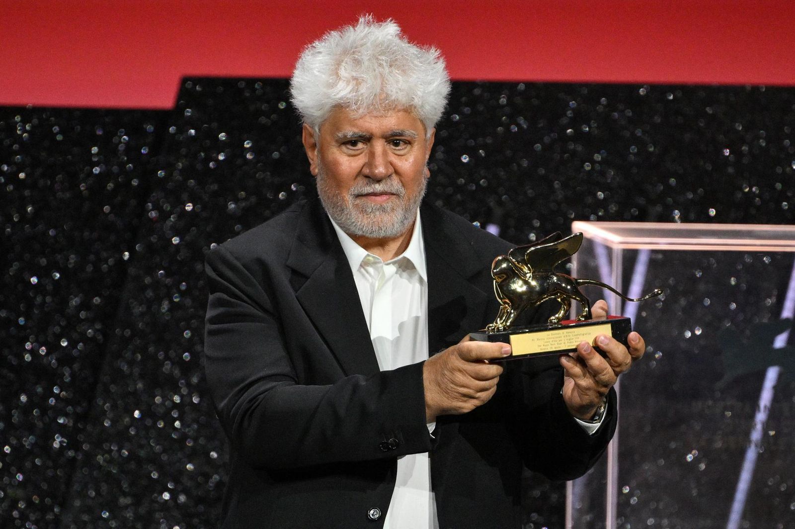 León de Oro de Venecia para Almodóvar