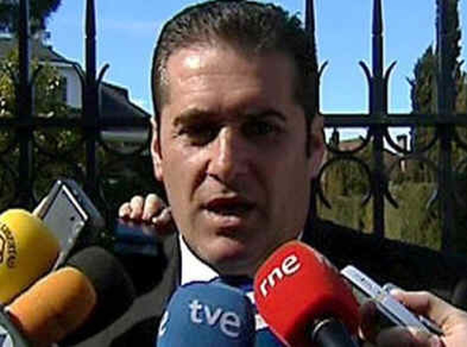 Sandoval: "Por el bien del Rayo vamos a empezar"
