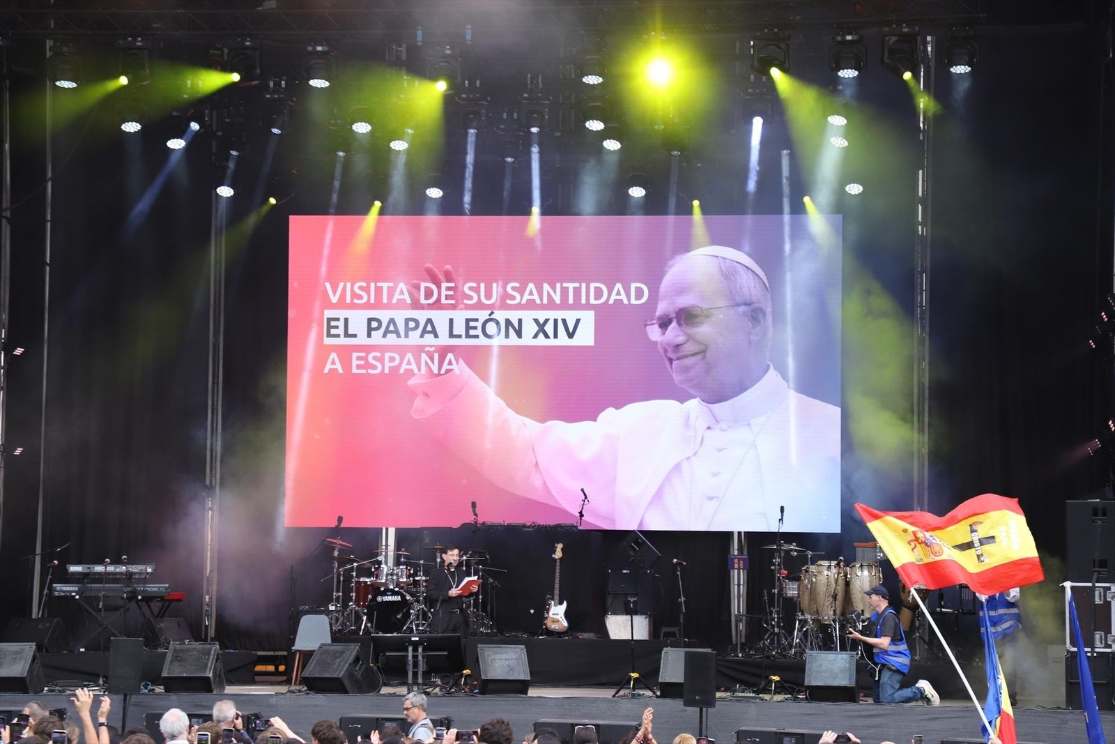 Foto del Papa en el escenario de la Fiesta de la Resurrección