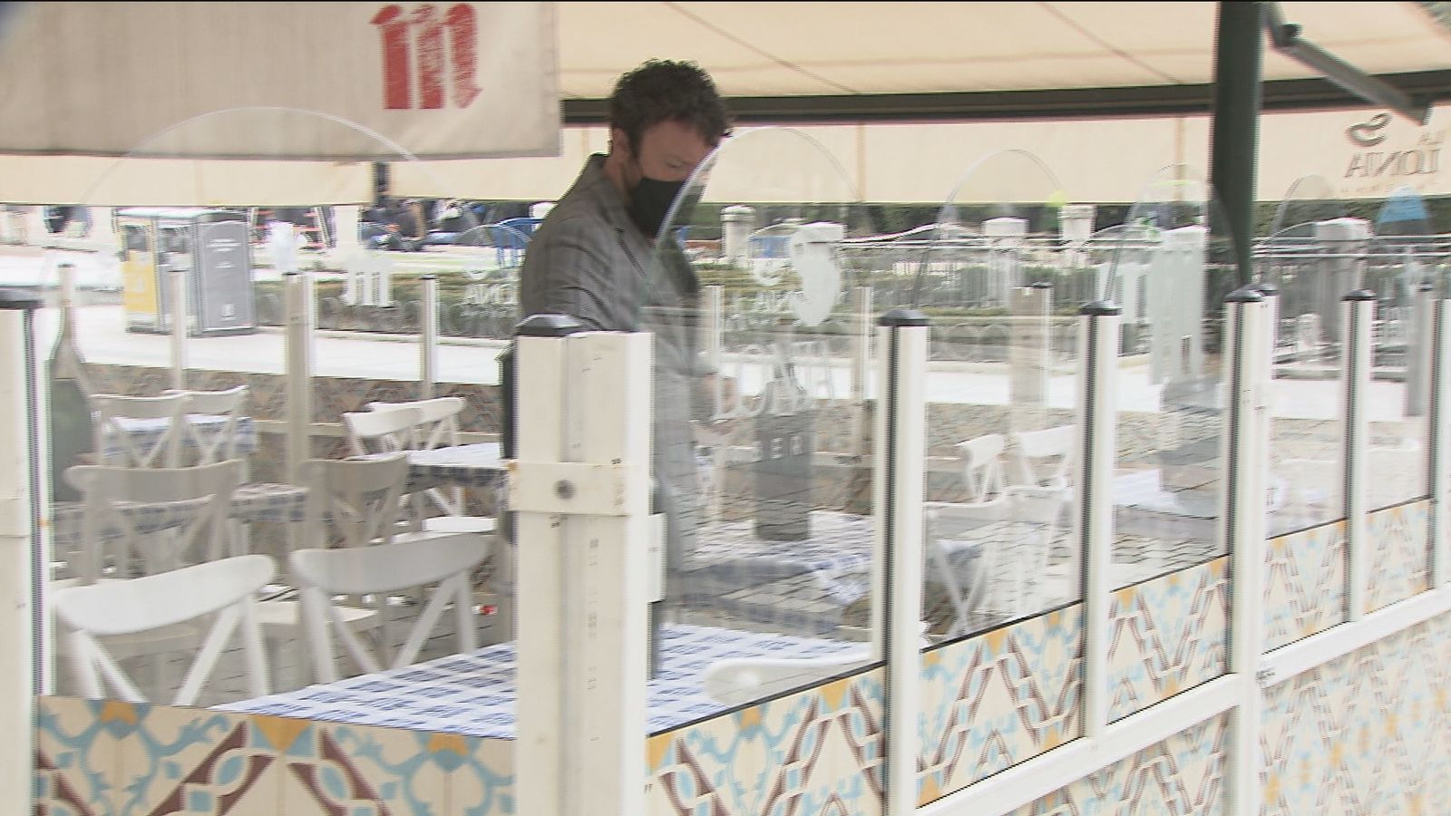 Mamparas en una terraza de Madrid