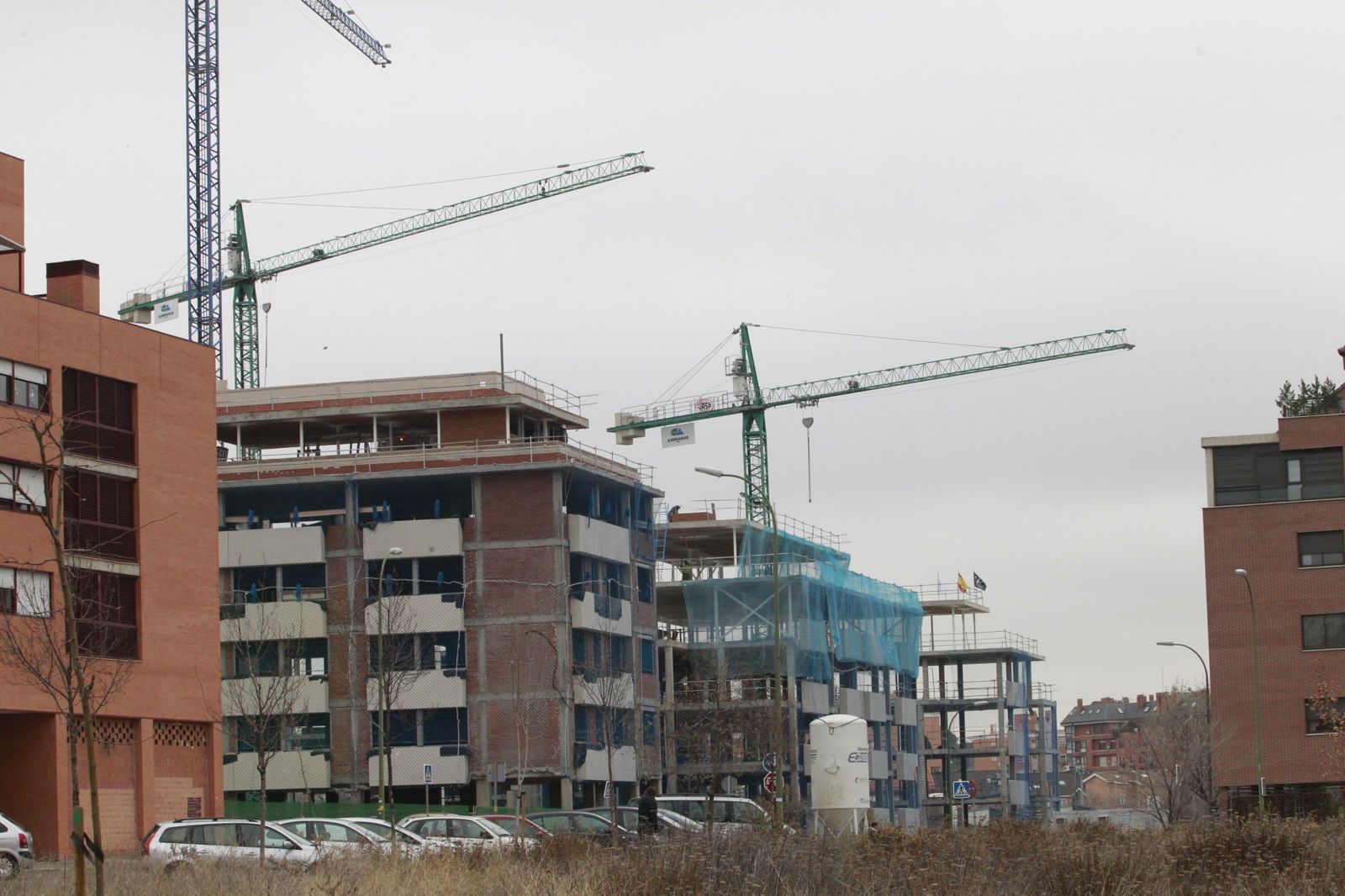 Bloque de viviendas en construcción