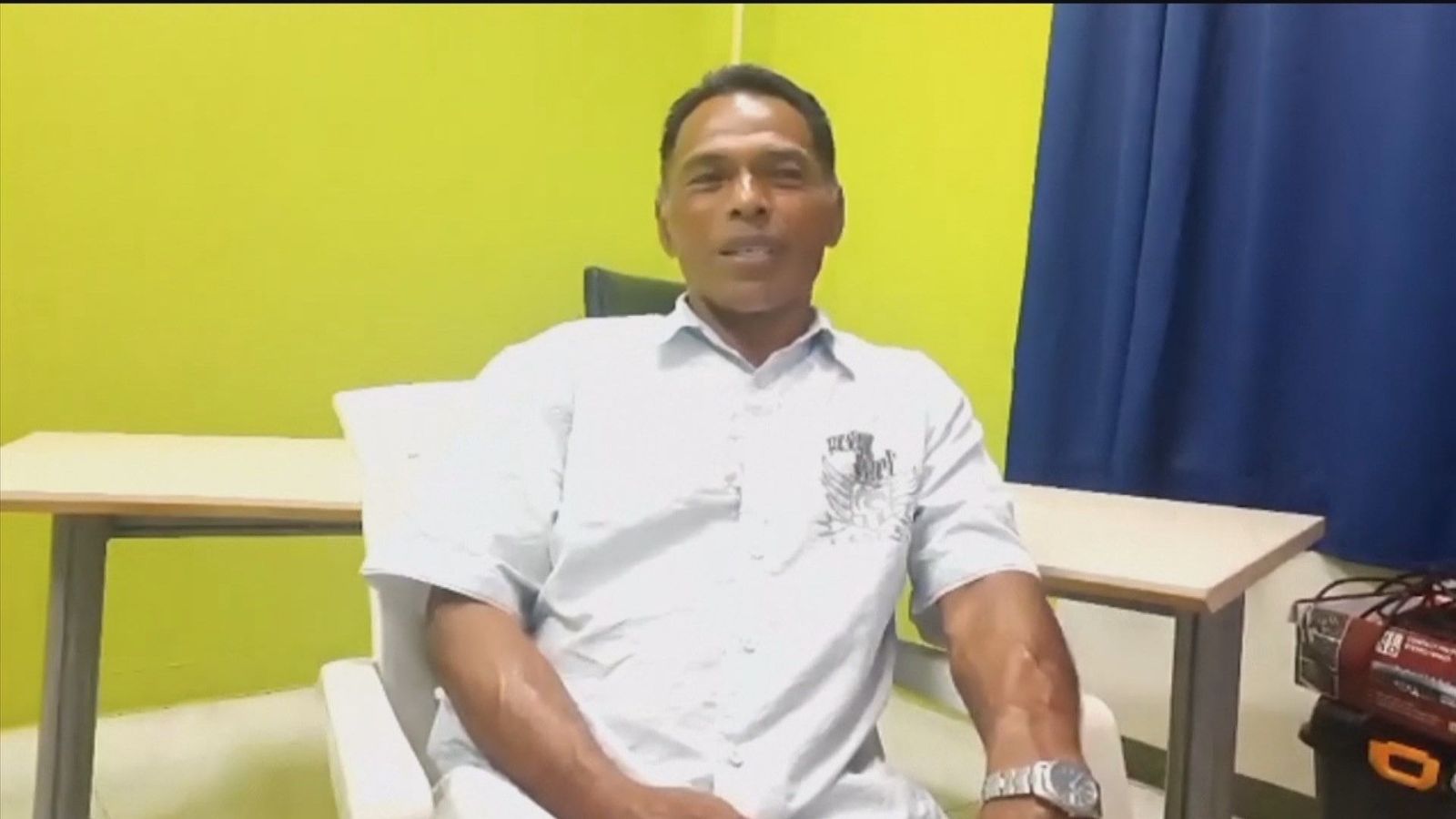Sobrevive tras 27 horas en el mar por el tsunami en Tonga