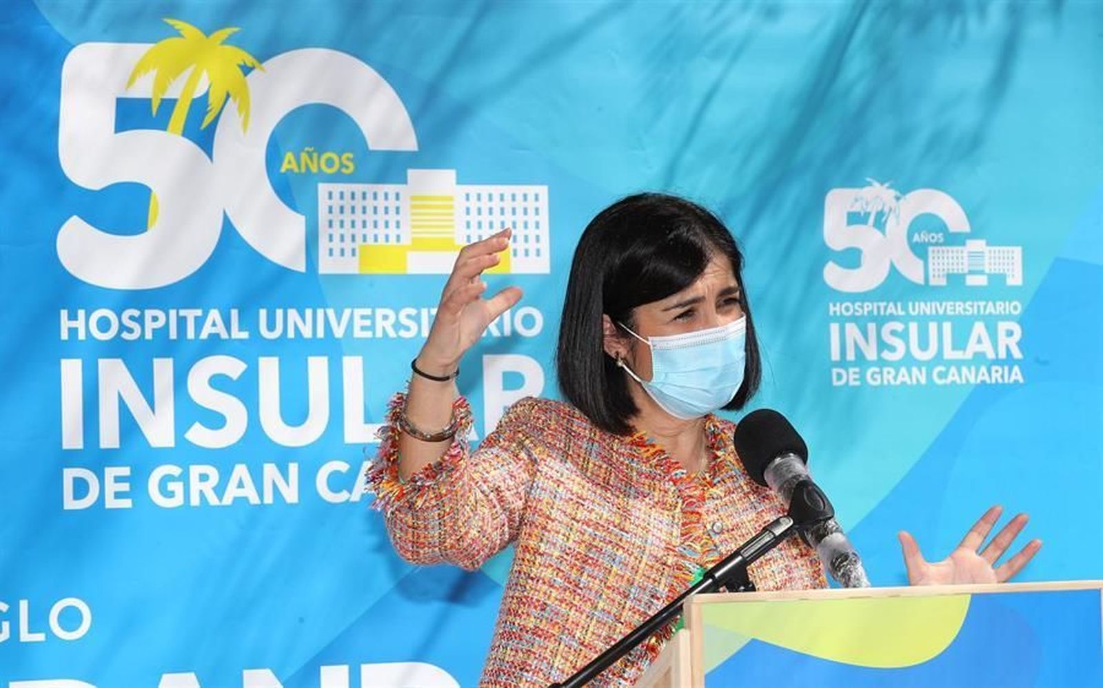 Darias pide "máxima confianza" en las vacunas pese a los cambios en la planificación