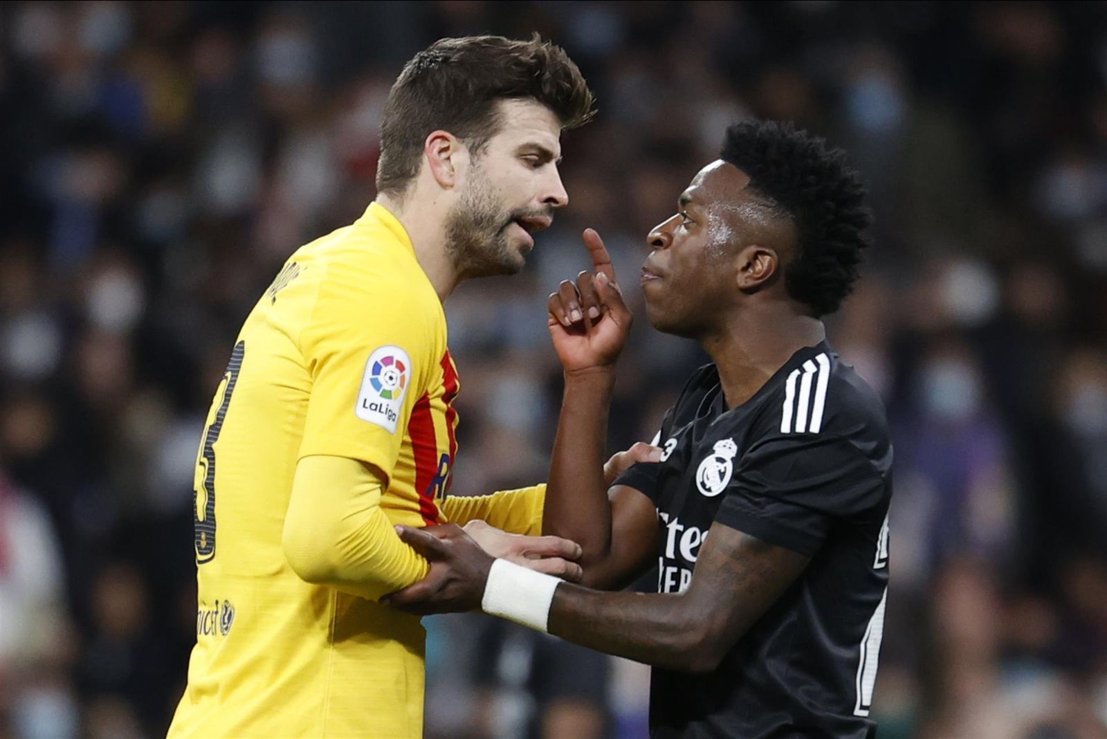 Piqué y Vinicius