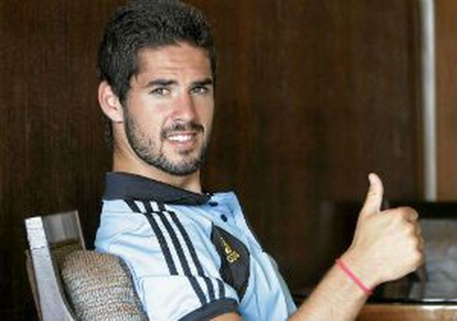 Real Madrid y Málaga oficializan el traspaso de Isco