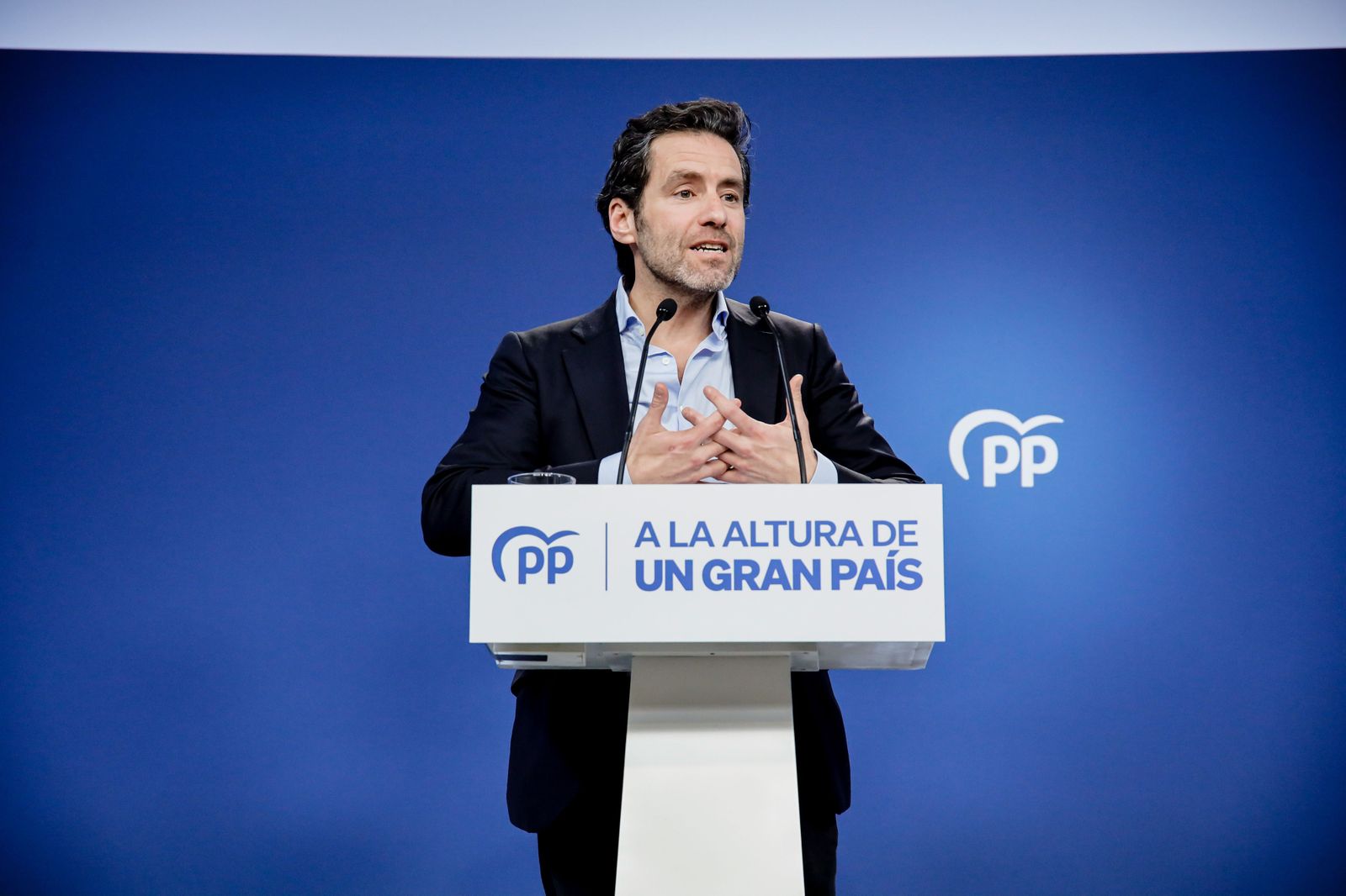 Borja Sémper: "Al Gobierno le sobra a veces frivolidad y soberbia y le falta humildad"