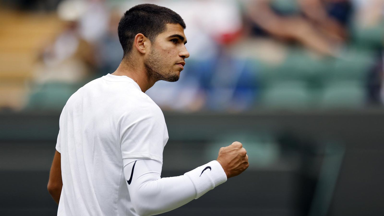 Alcaraz sigue adelante en Wimbledon