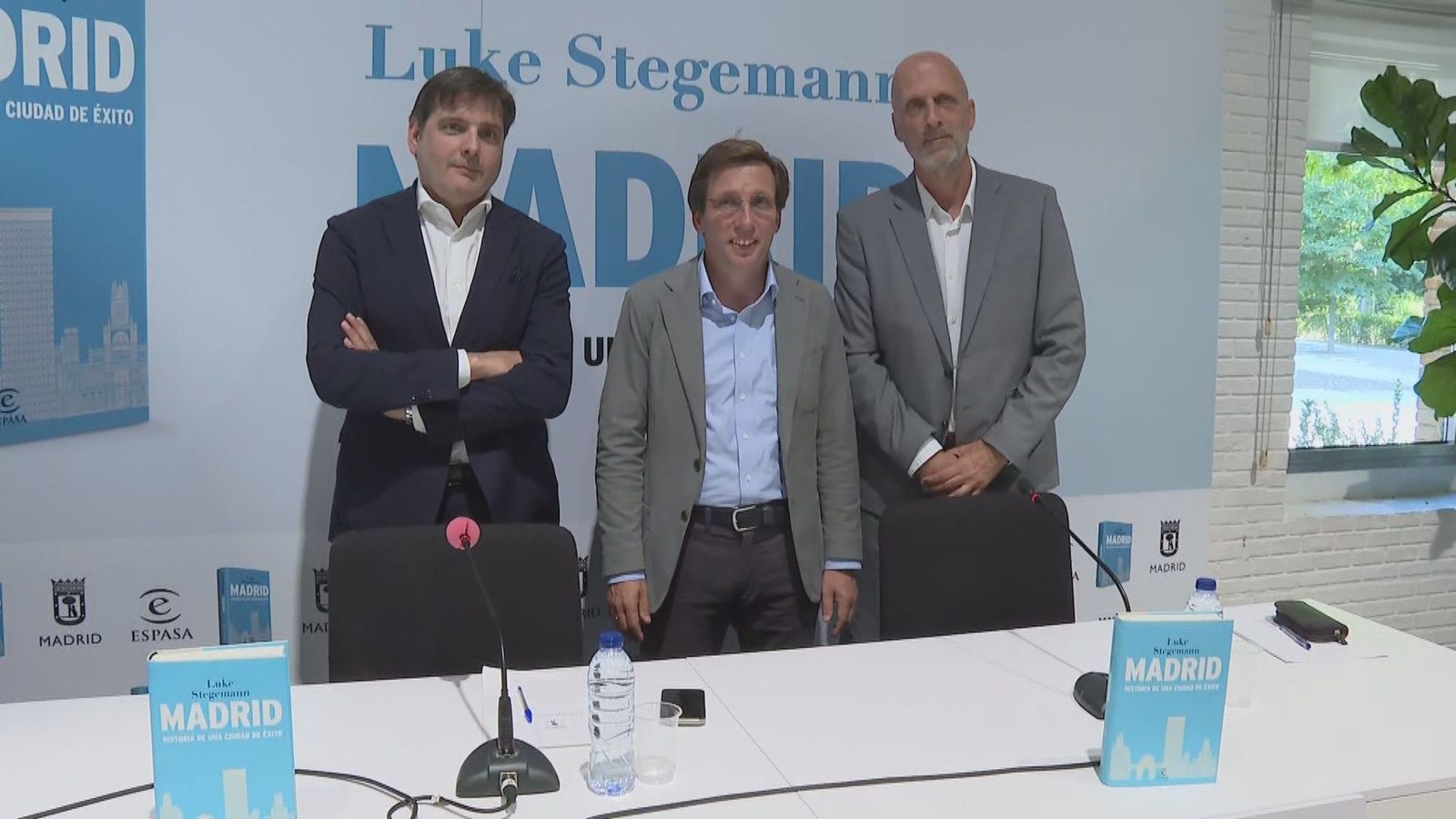 Almeida presenta el libro 'Madrid, historia de una ciudad de éxito' del australiano Luke Stegemann