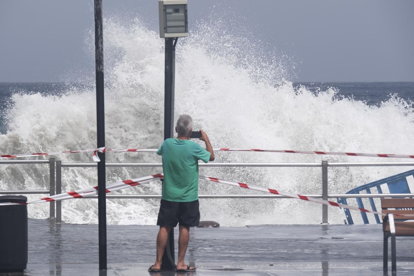 Muere un turista checo tras caer al mar en Tenerife mientras hacía fotos