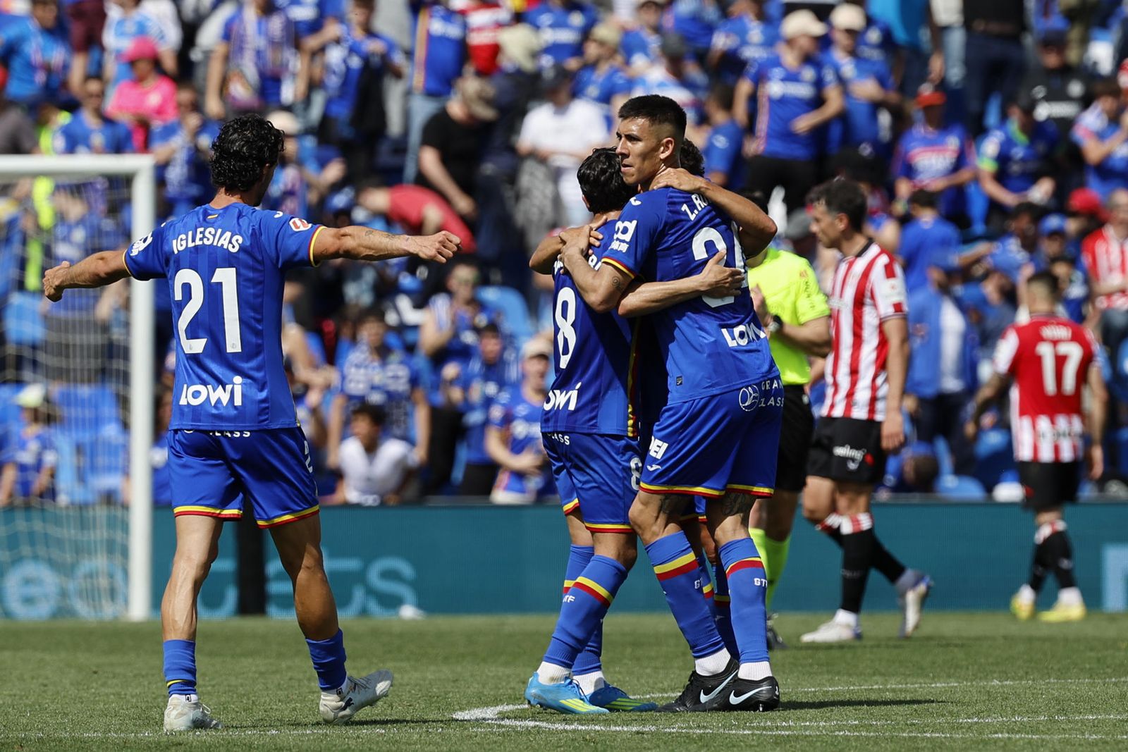 Jugadores del Getafe celebran la victoria ante el Athletic